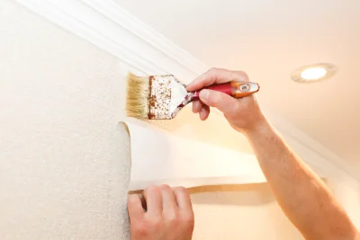 Pose de papier peint à Jouy-le-Moutier — revêtements muraux et toiles de verre